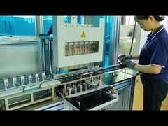 Pabrik kompresor AC otomotif inspeksi piston mesin profesional